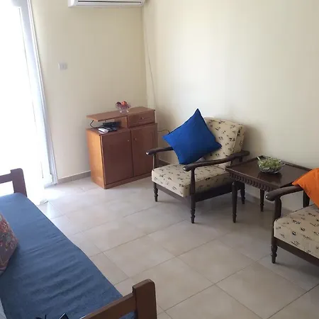 Zuzu Seaside PalaiónTsiflíkion