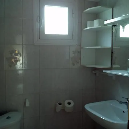 Zuzu Seaside PalaiónTsiflíkion